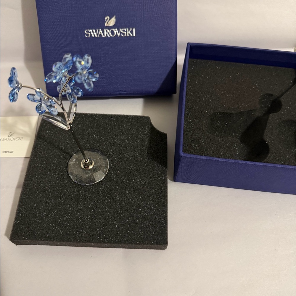 Swarovski Forget Me Not Flowers Crystal Figurine